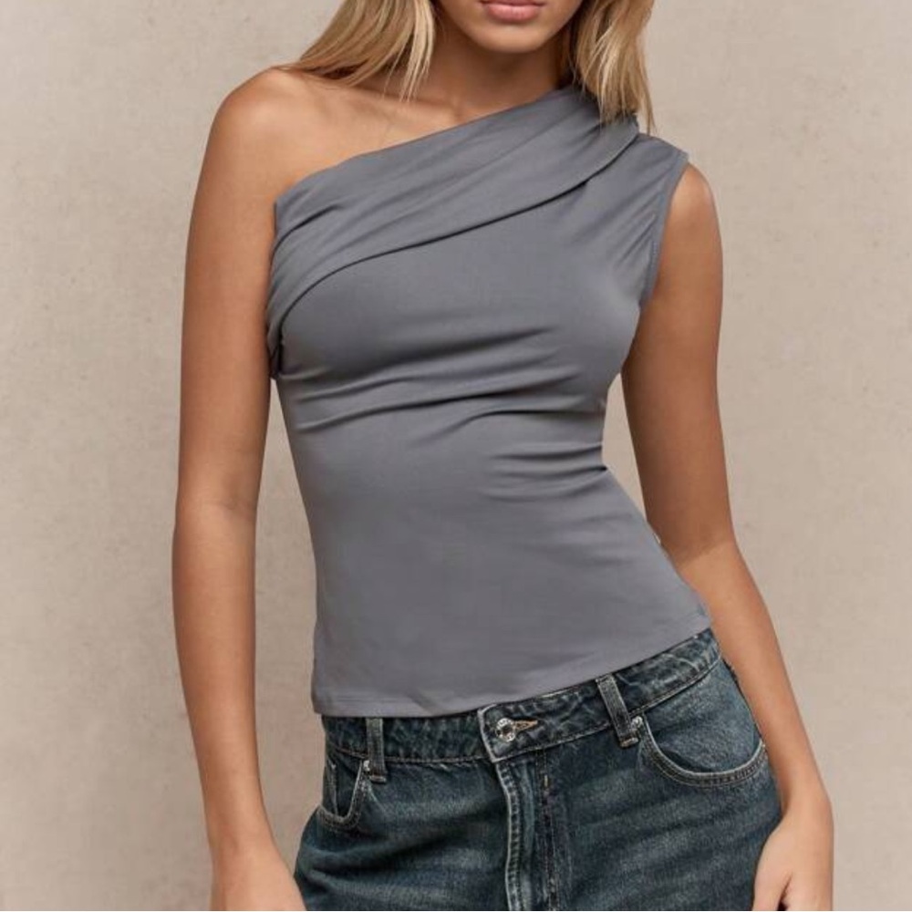 Missguided Grey One-Shoulder Top